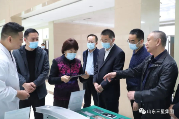 省宏觀經(jīng)濟(jì)研究院黨委書記、院長張中英一行來山東三星集團(tuán)調(diào)研