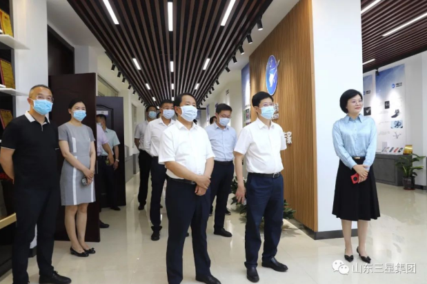 省工商聯(lián)副主席、省總商會副會長郭建禮來山東三星集團(tuán)調(diào)研