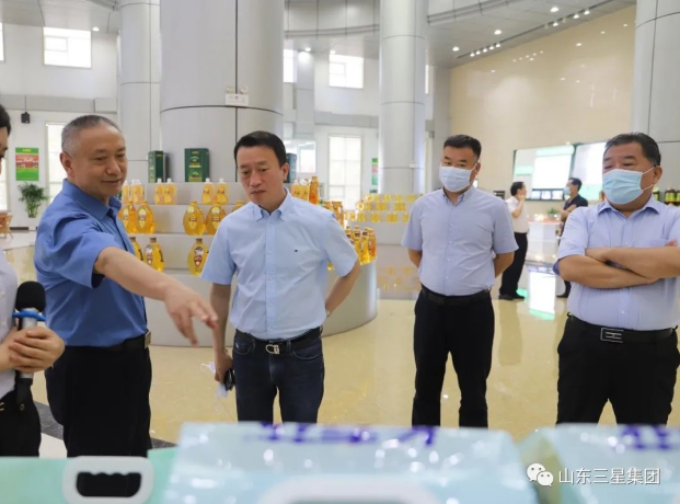 黑龍江省齊齊哈爾市糧食局黨組書記、局長周建宇來山東三星集團(tuán)參觀調(diào)研