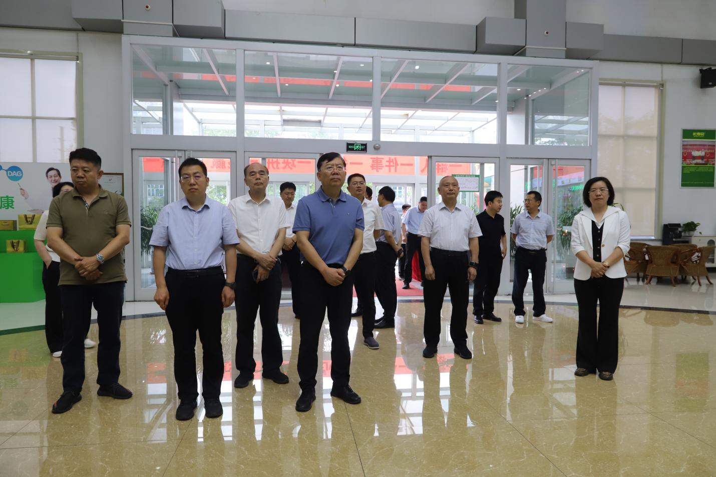 河南省政府參事、省政府原秘書長劉世偉一行來山東三星集團調(diào)研