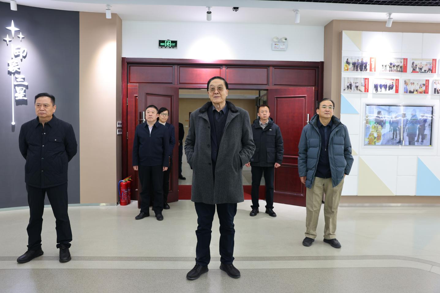 原衛(wèi)生部副部長、中國保健協(xié)會(huì)榮譽(yù)理事長張鳳樓一行來山東三星集團(tuán)調(diào)研指導(dǎo)